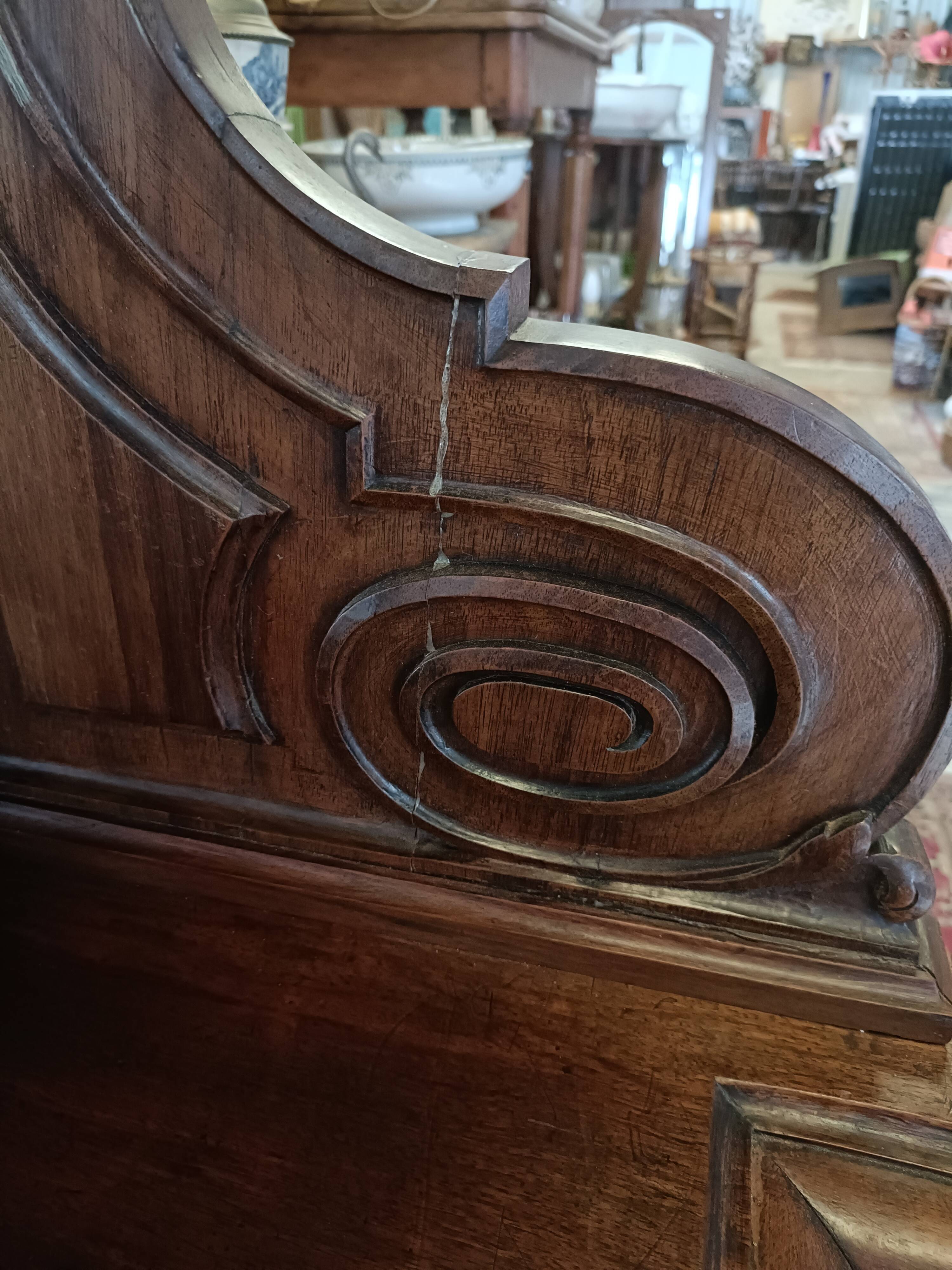 Buffet style Henri II