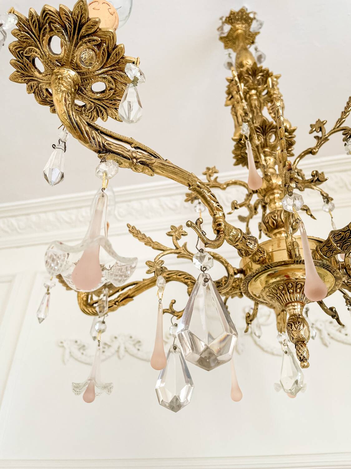 Lustre ancien en bronze à 5 bras avec verre de Murano rose et cristal