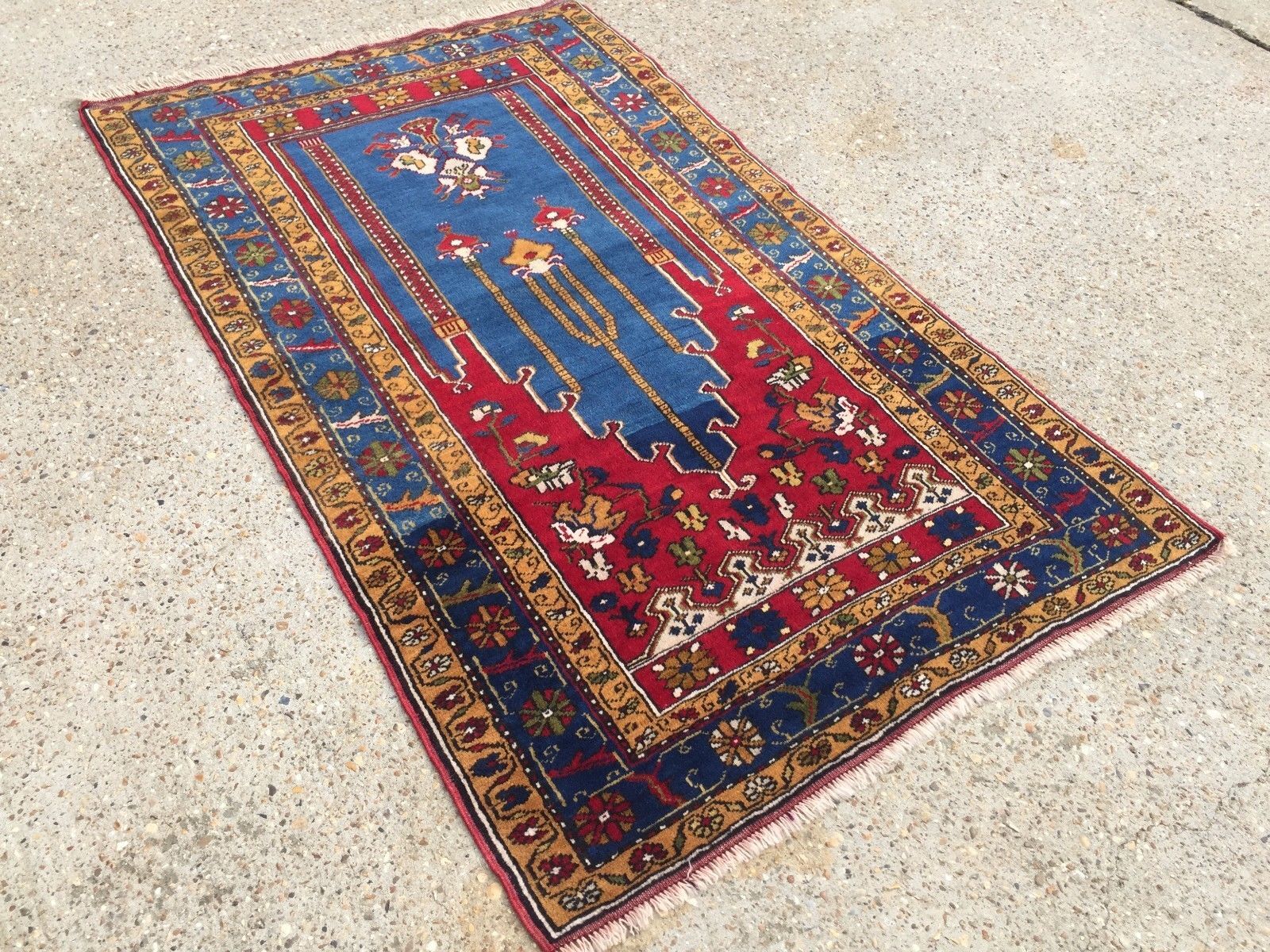 Turkish vintage prayer rug vegetable dye 170x100cm