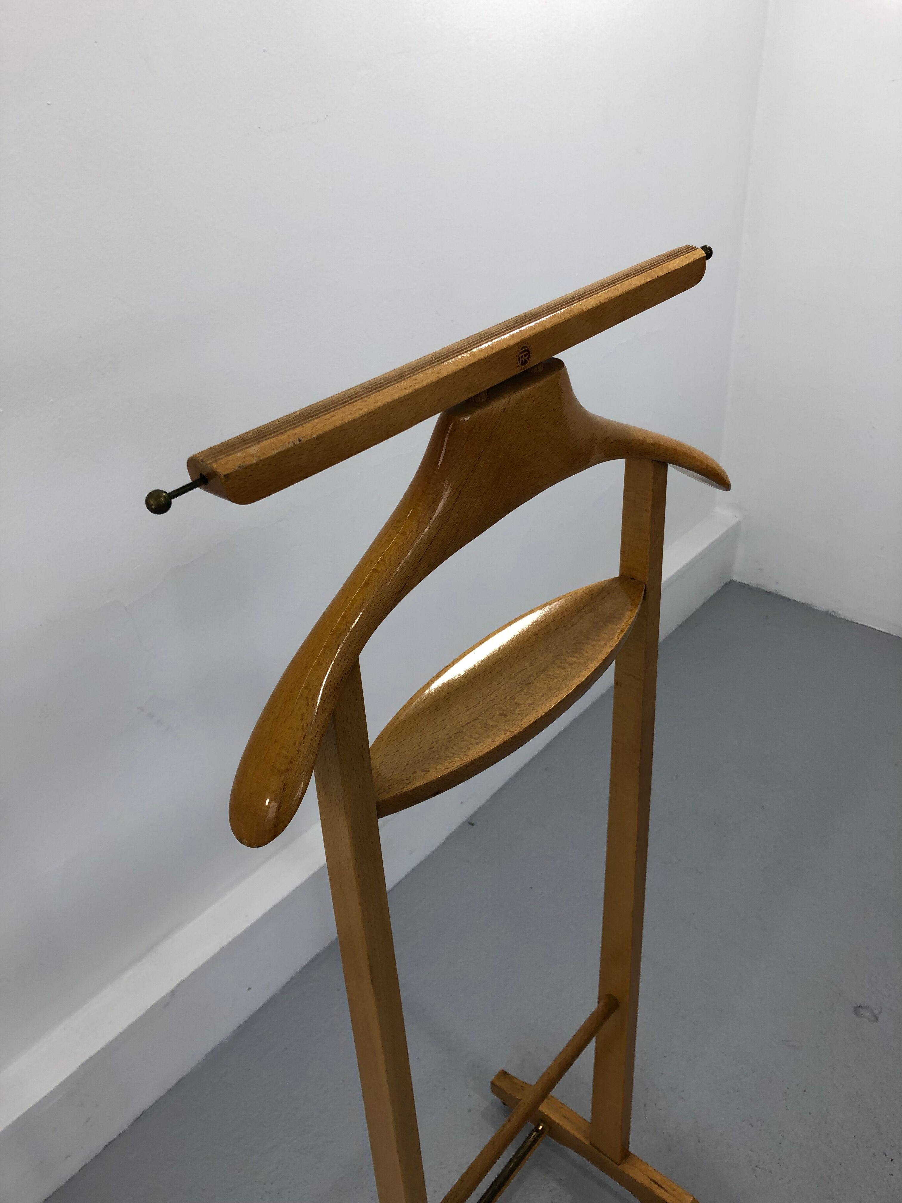 Mid-Century Italian Beechwood & Brass Suit Rack from Fratelli Reguitti, 1950s