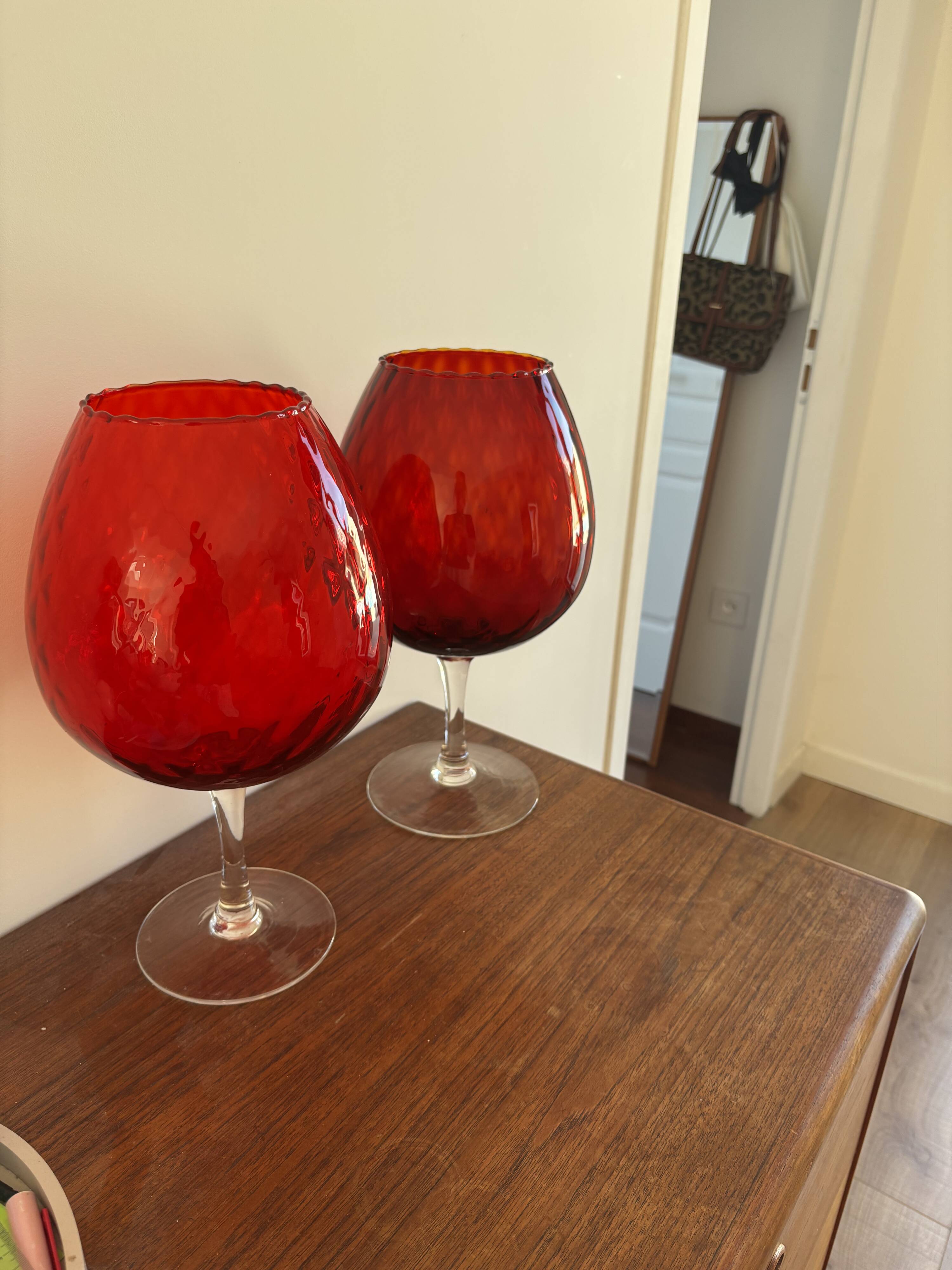 Set of two Empoli vases