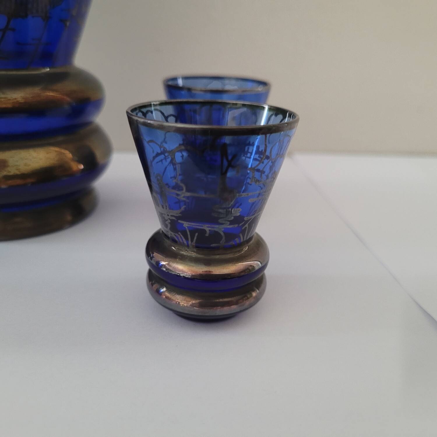 Carafe et 5 verres bleu cobalt décor or
années 1950