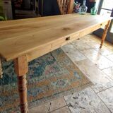 Table de drapier en chêne massif doré 230x73cm deux tiroirs