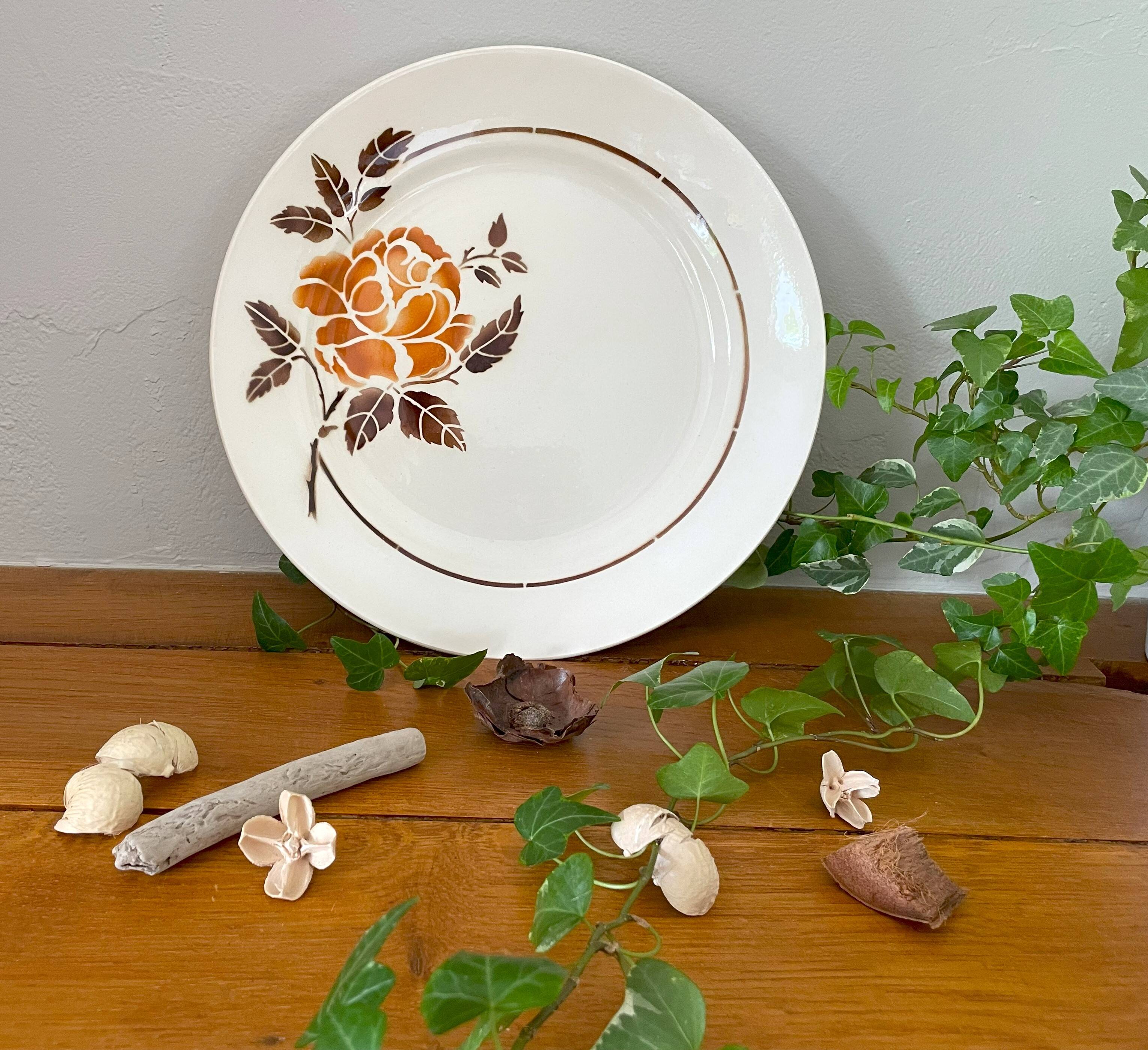 Antique earthenware serving dish from Saint-Amand (North)