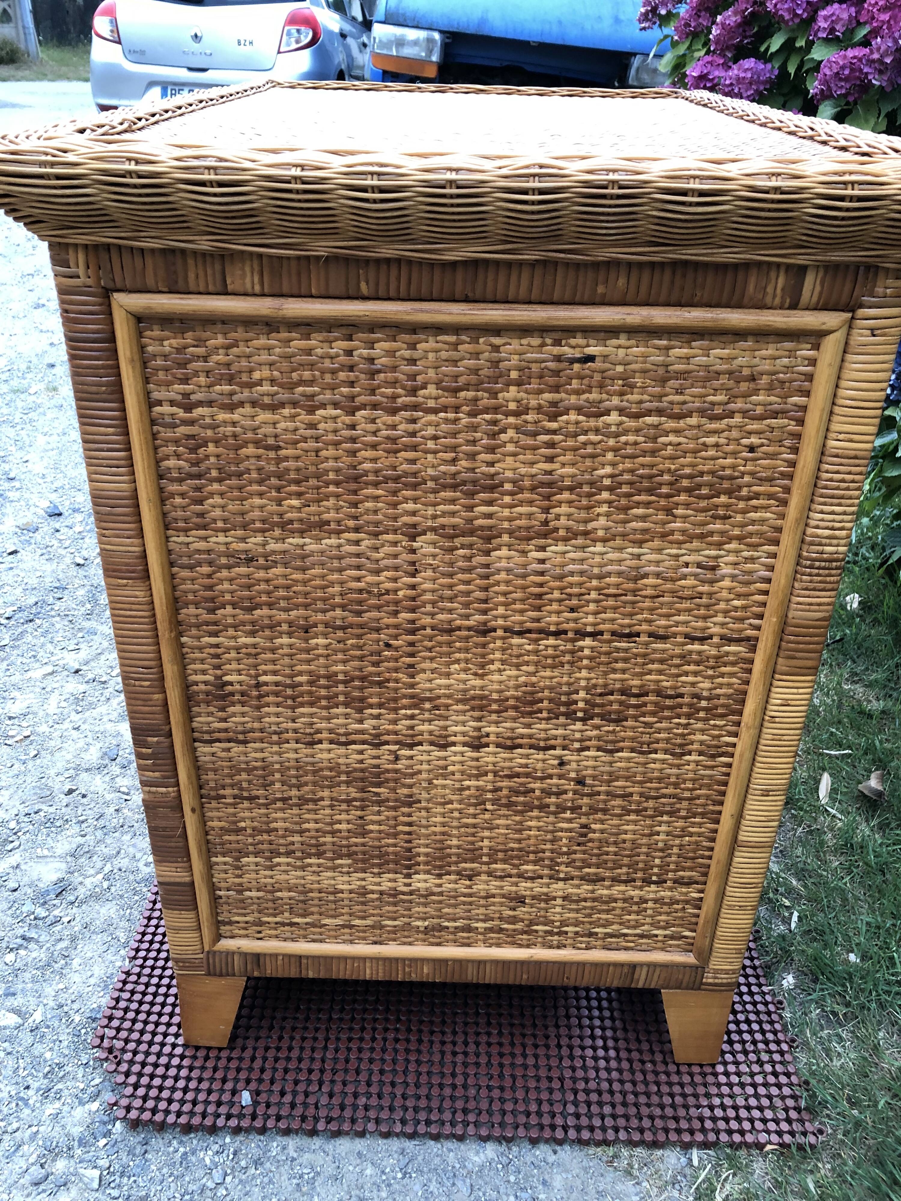 Vintage rattan chest of drawers has 3 drawers.