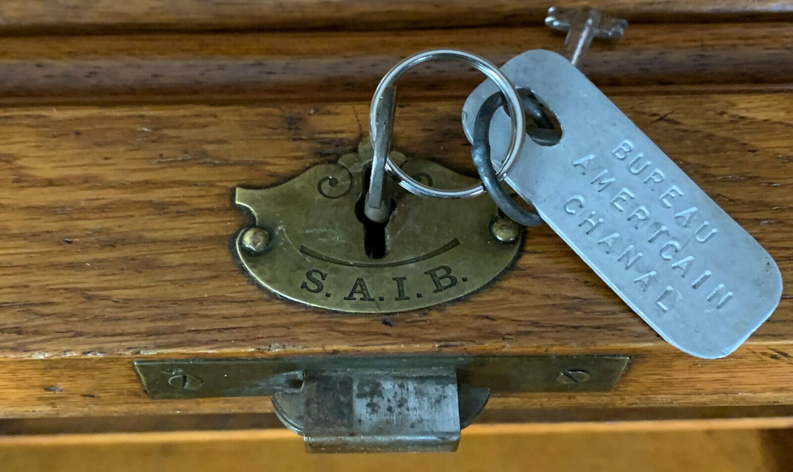 American center office blond oak box period 1900