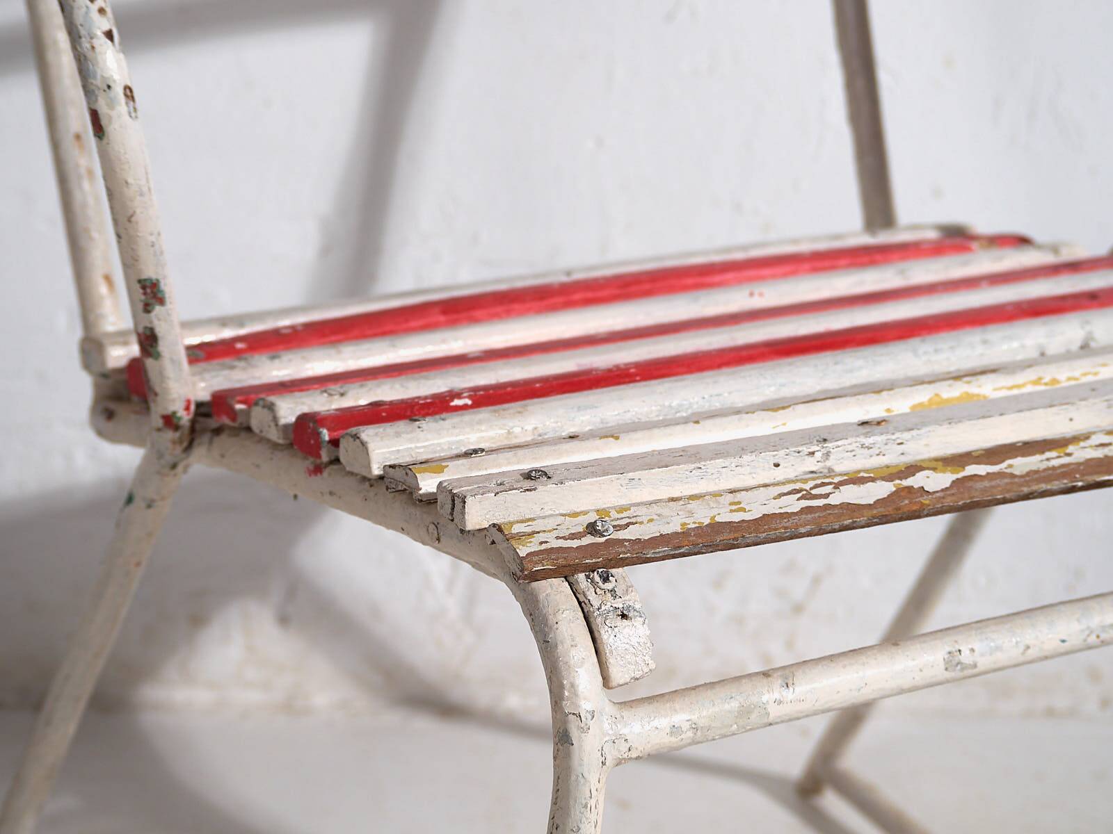 Antique outdoor stacking chairs (circa 1920). Set of 2 pieces.