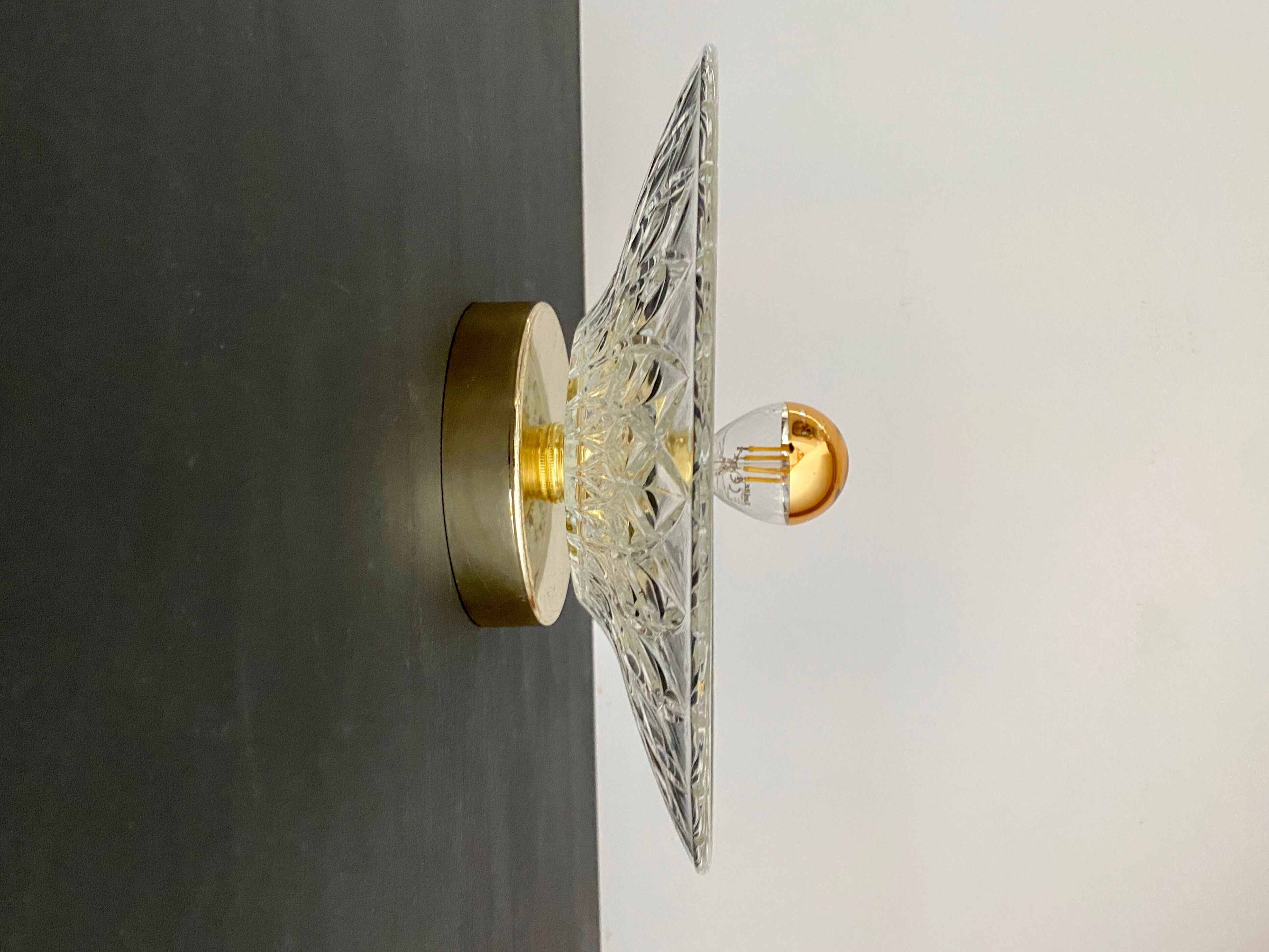 Vintage lampshade in chiseled glass