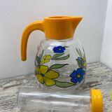 Refreshing glass carafe