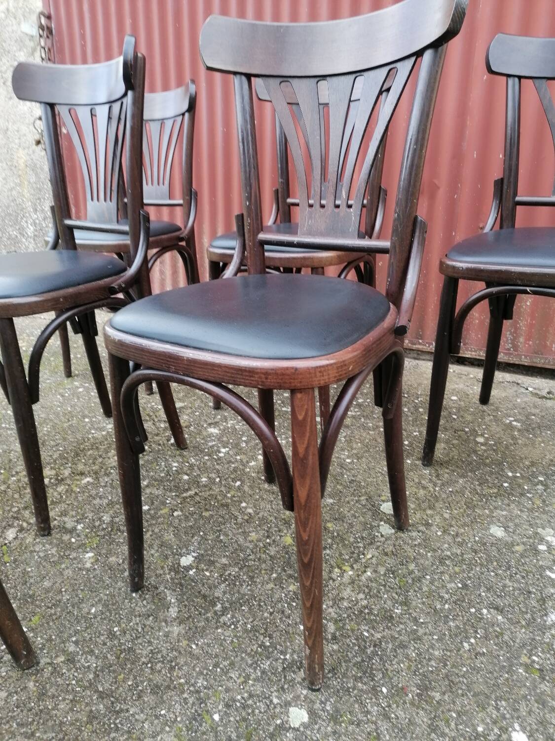 Lot de 6 chaises bistrot skaï noir vintage