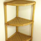 Corner shelf in rattan
