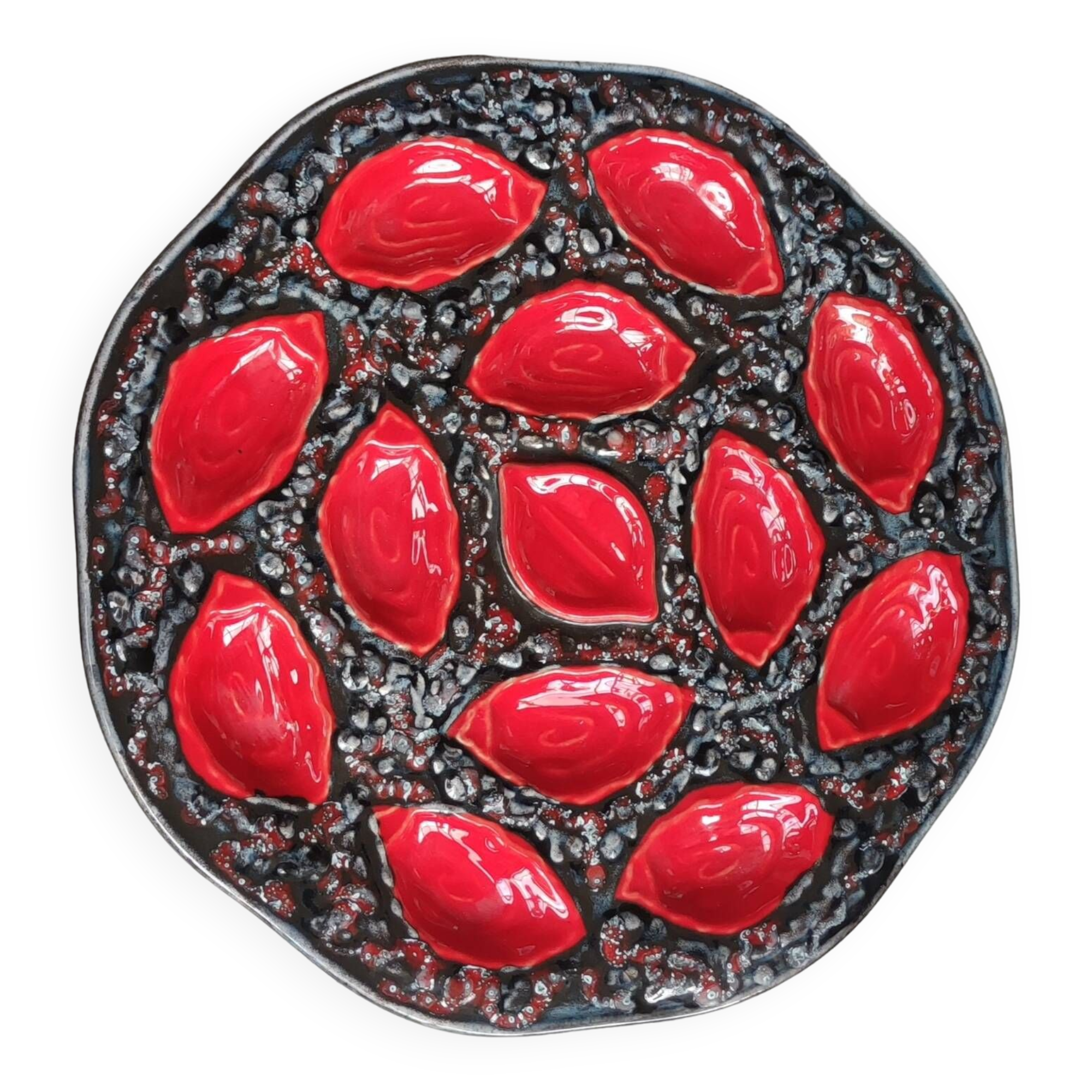 Oyster barbotine dish 1960s