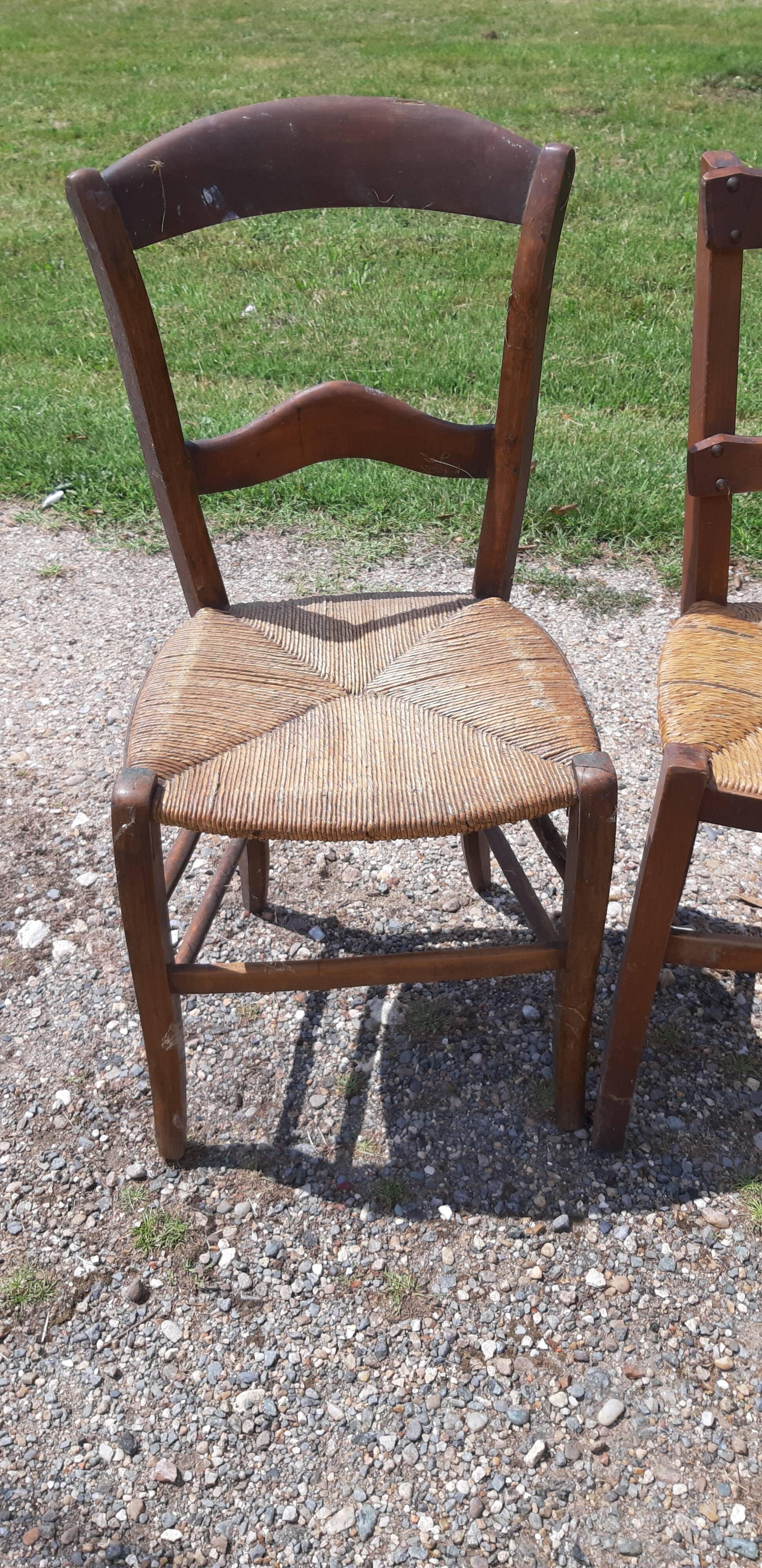 6 antique mulched chairs