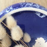 Blue & white marbled ceramic vase, pot cover
