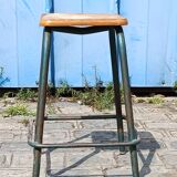 Tabouret haut industriel en bois