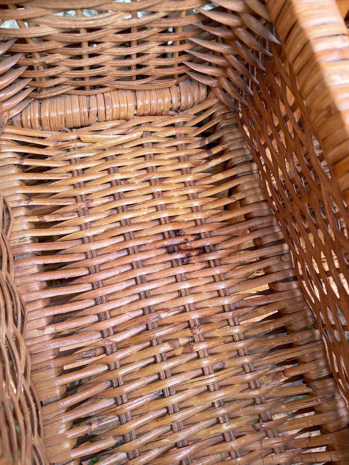 Vintage rattan chest of drawers