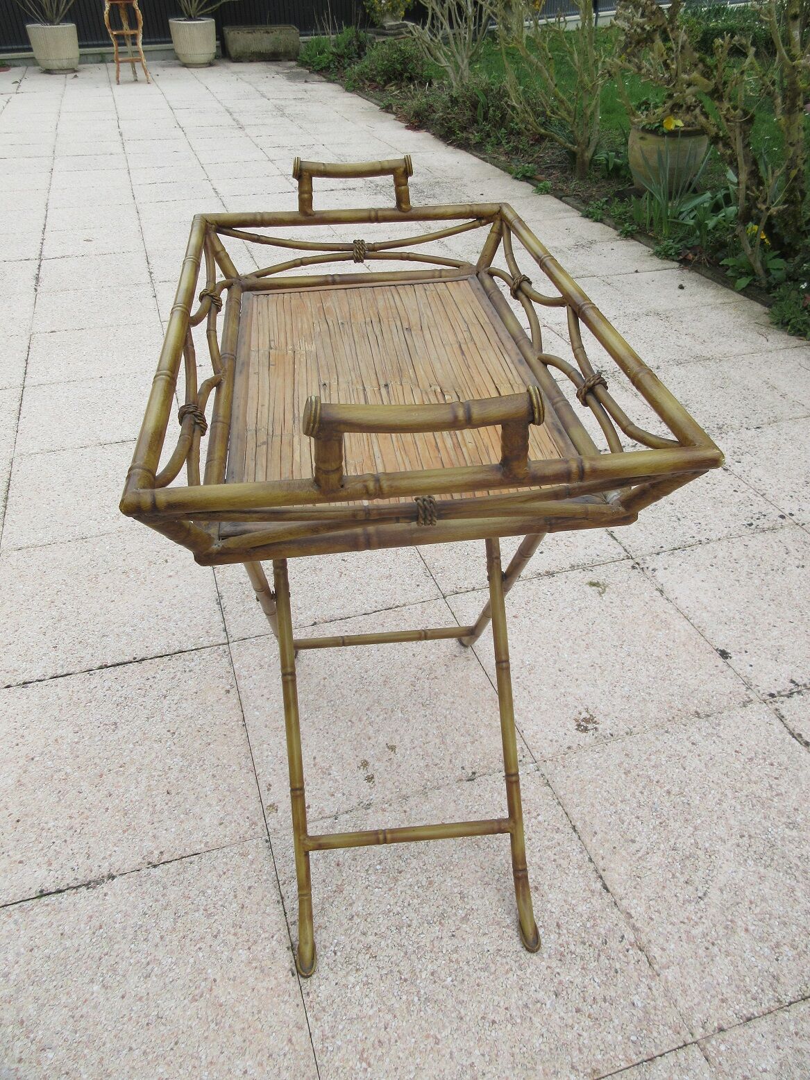 Foldable iron serving table imitation bamboo