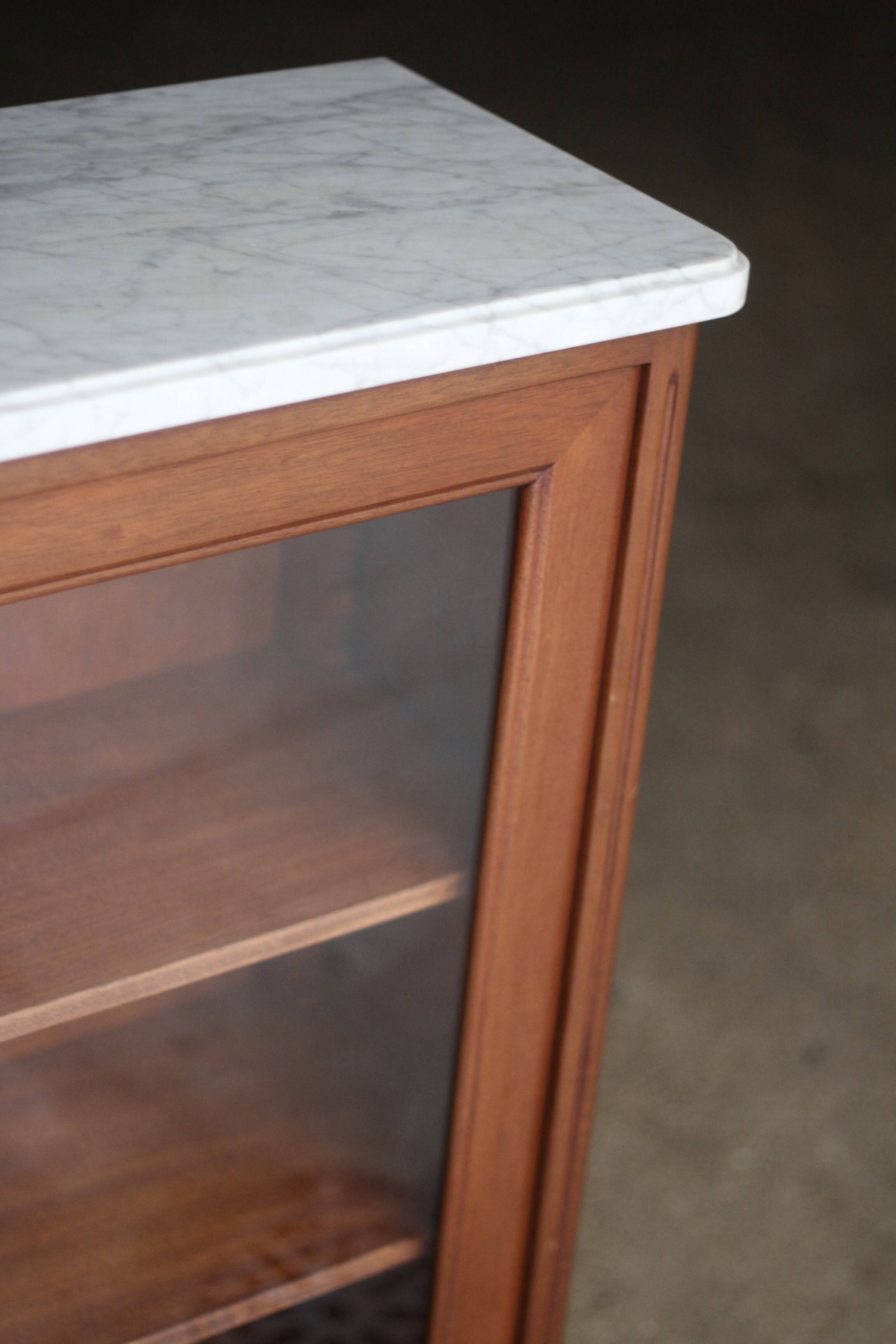 Beautiful Louis XVI style display case in cherry wood with marble