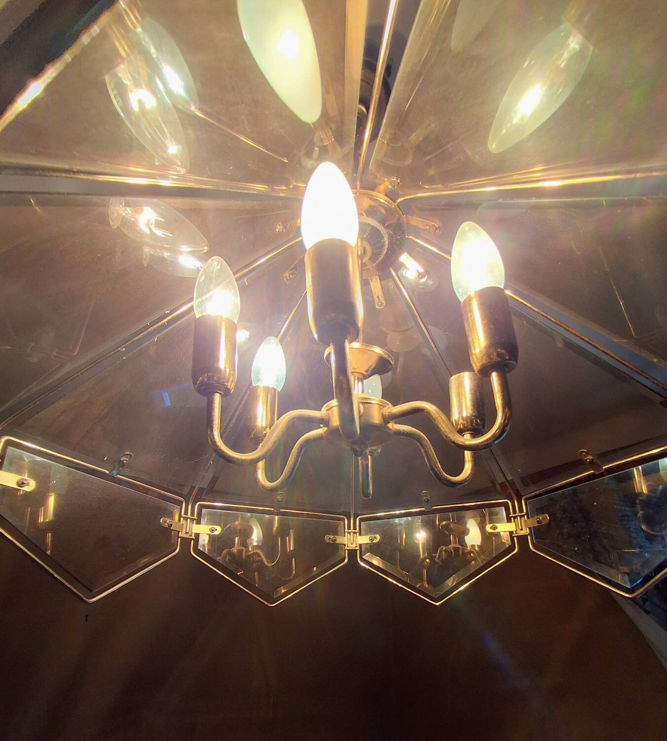 Grand vintage chandelier