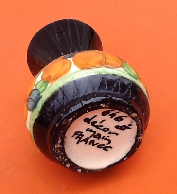 1940s Polychrome ceramic vase decorated with fruit and foliage