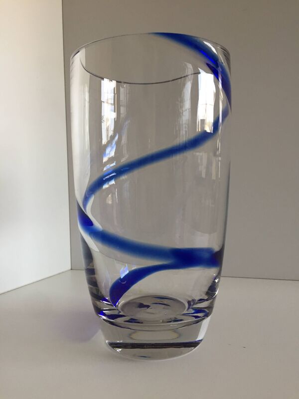 Grand vase en verre cristal épais design moderniste liseré cobalt