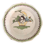 Assiette du XVIIIeme siècle en faïence de Nevers