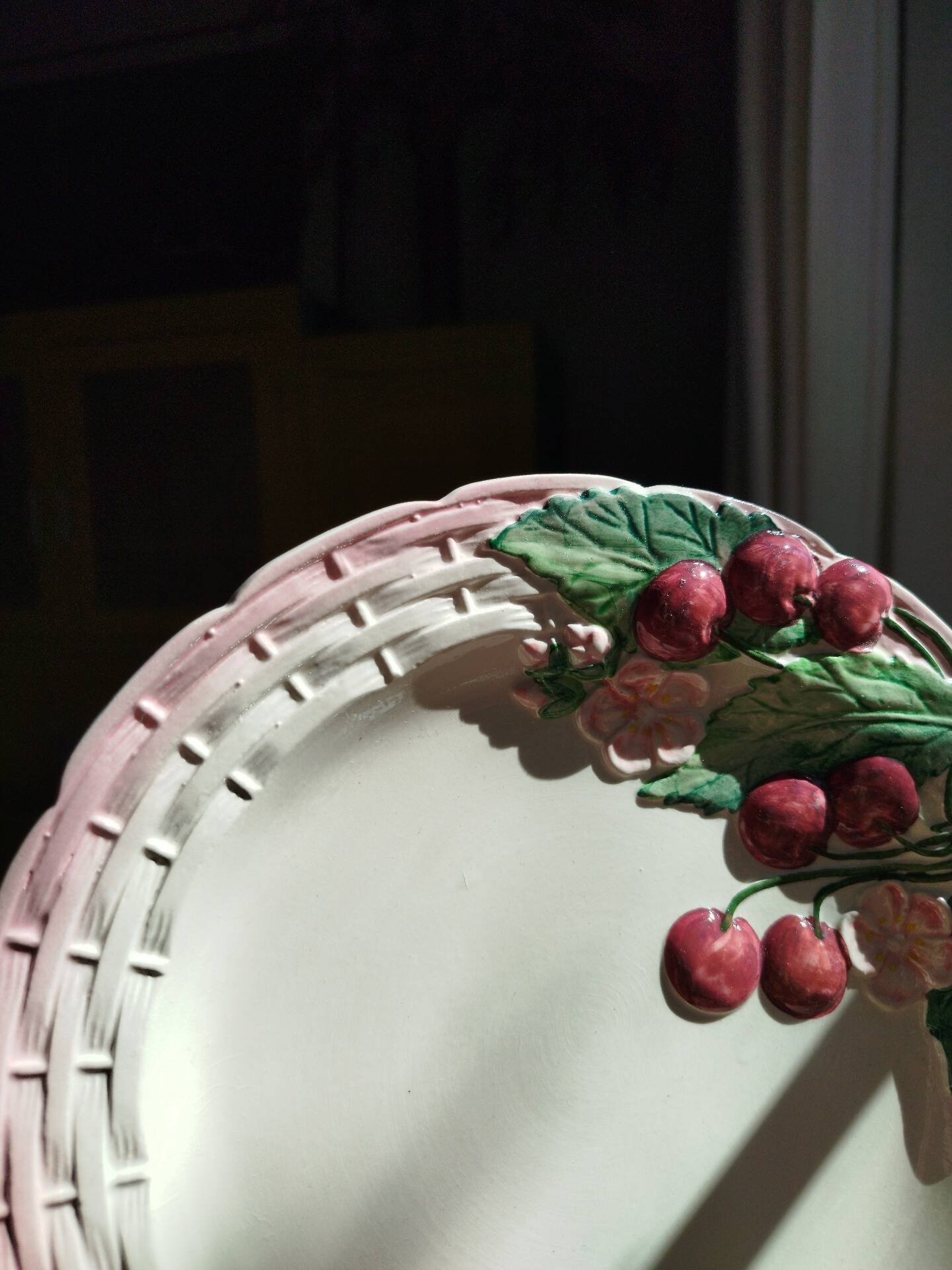 Duo d'assiettes italiennes en barbotine 