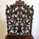 Étagère murale en bois sculpté
