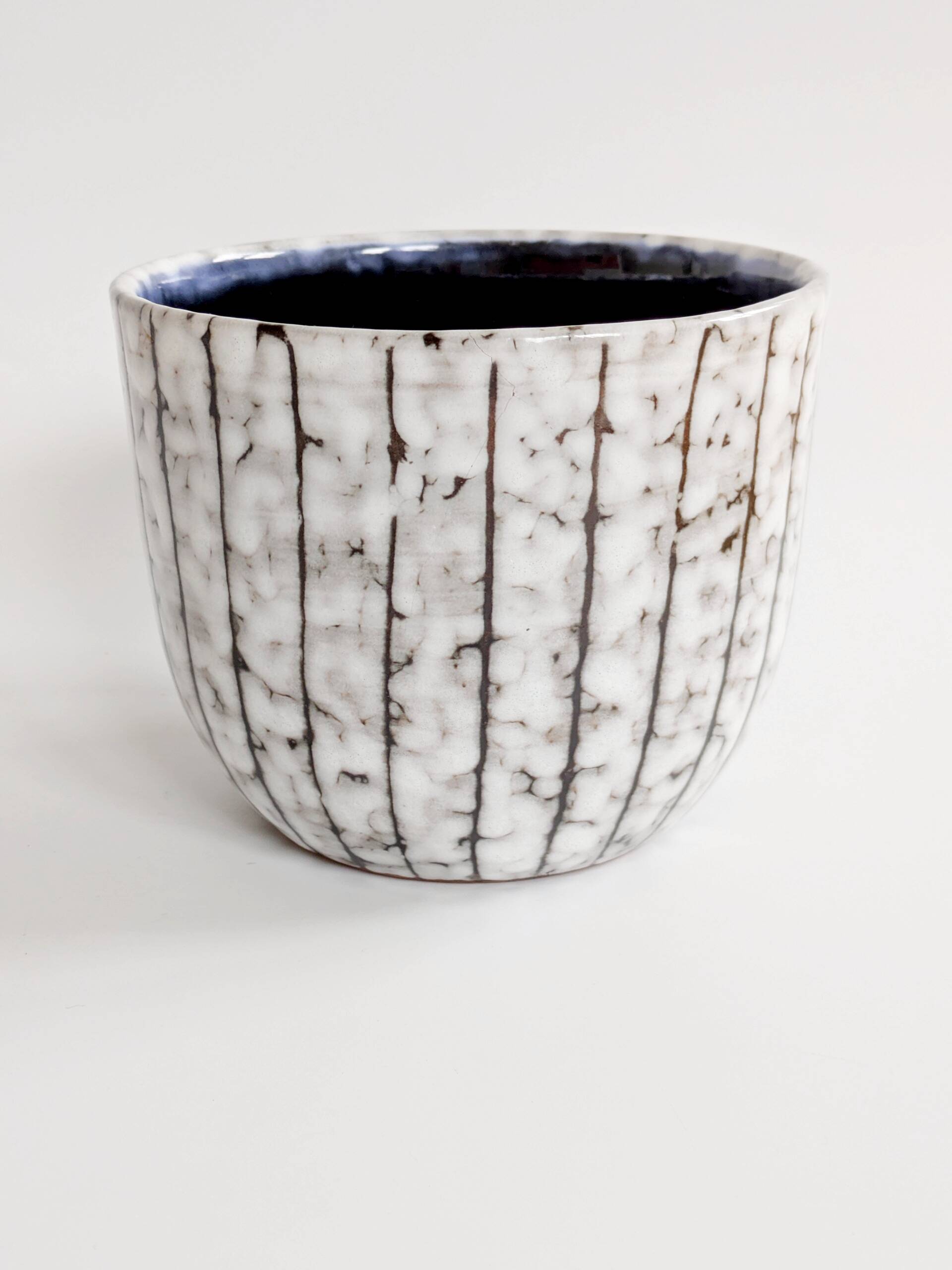 Vintage Hungarian Majolica cache-pot mid-century style Fat Lava ceramic