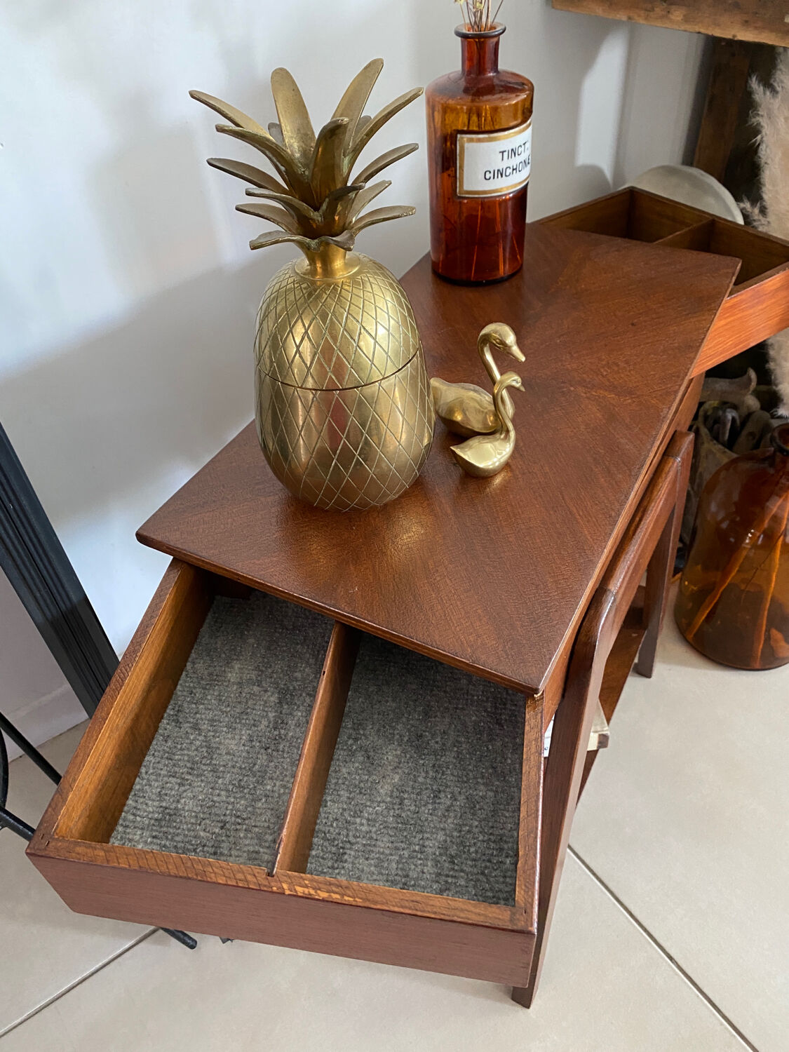 Vintage compass feet worker