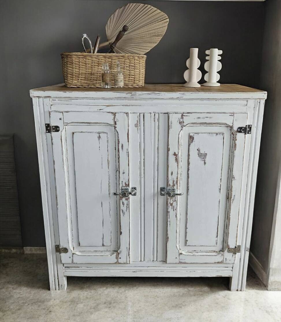 Tradesman's furniture / Parisian sideboard