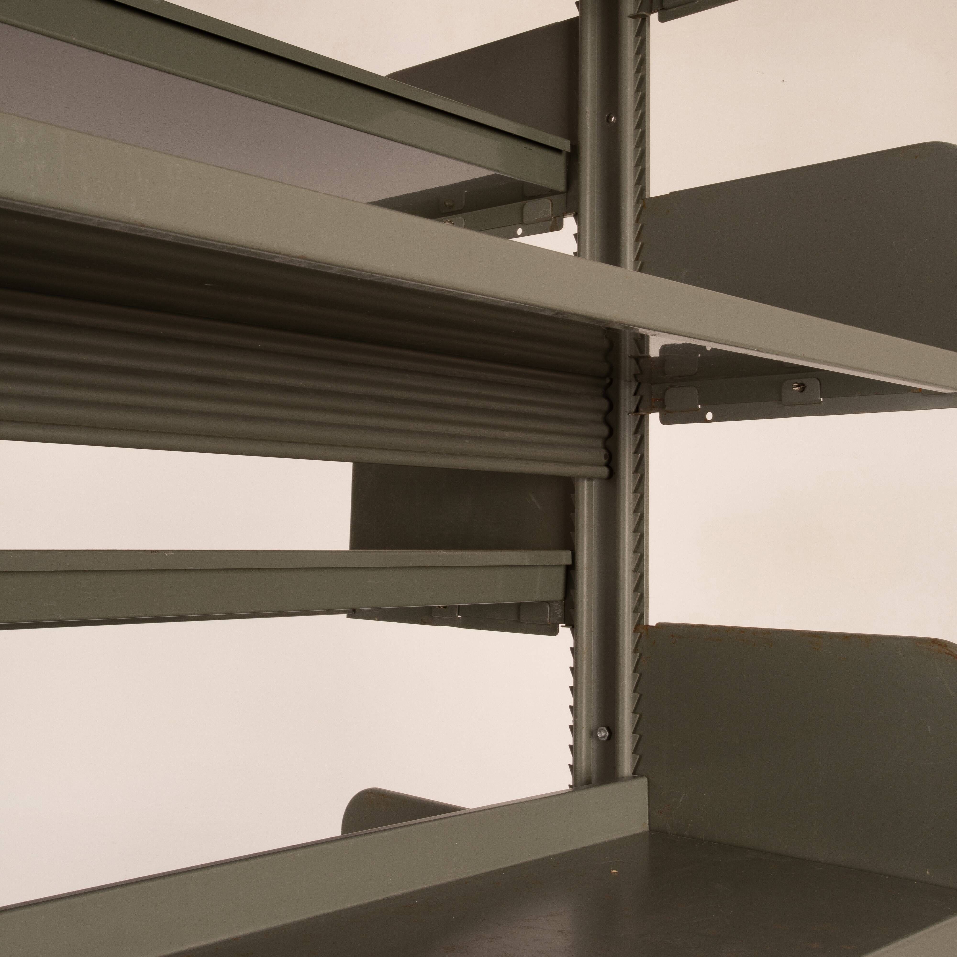 Congresso XL bookcase produced by Lips Vago