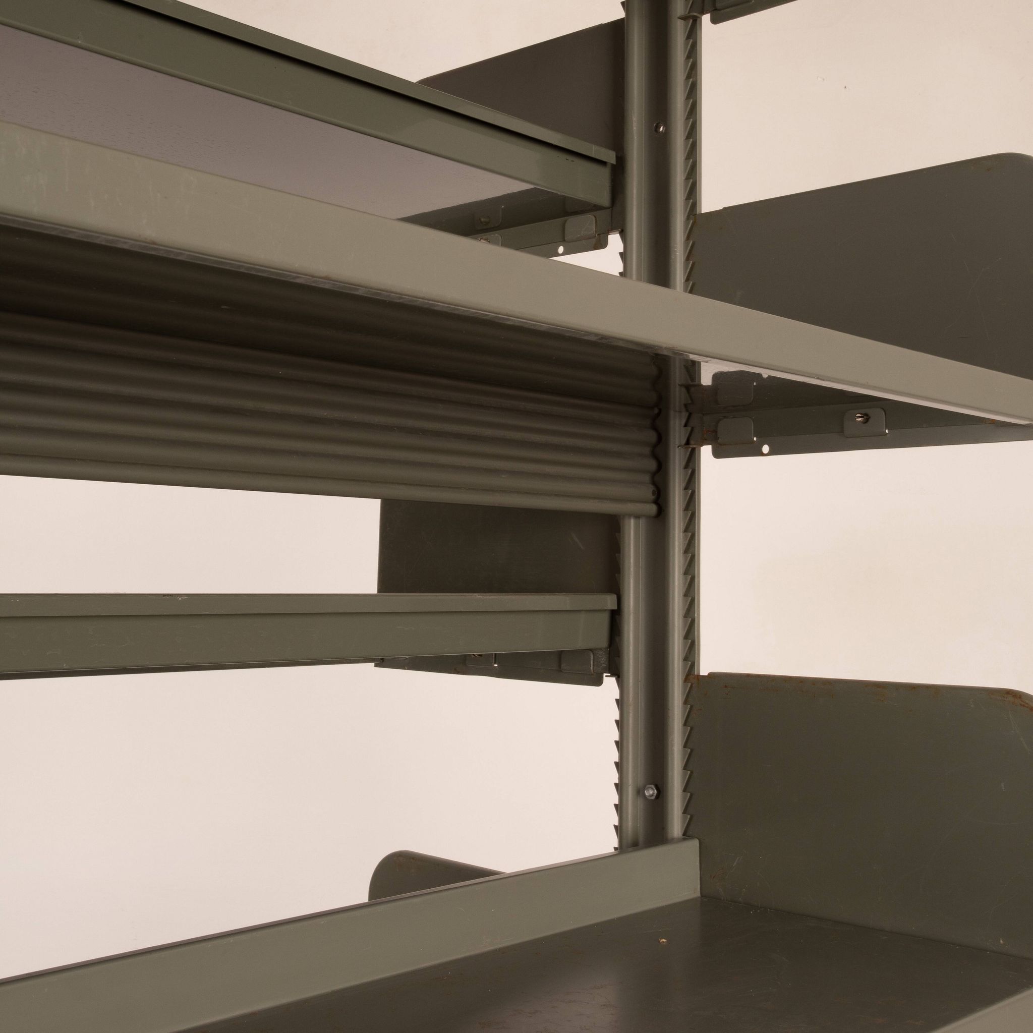 Congresso XL bookcase produced by Lips Vago