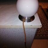 Lampe boule opaline année 50