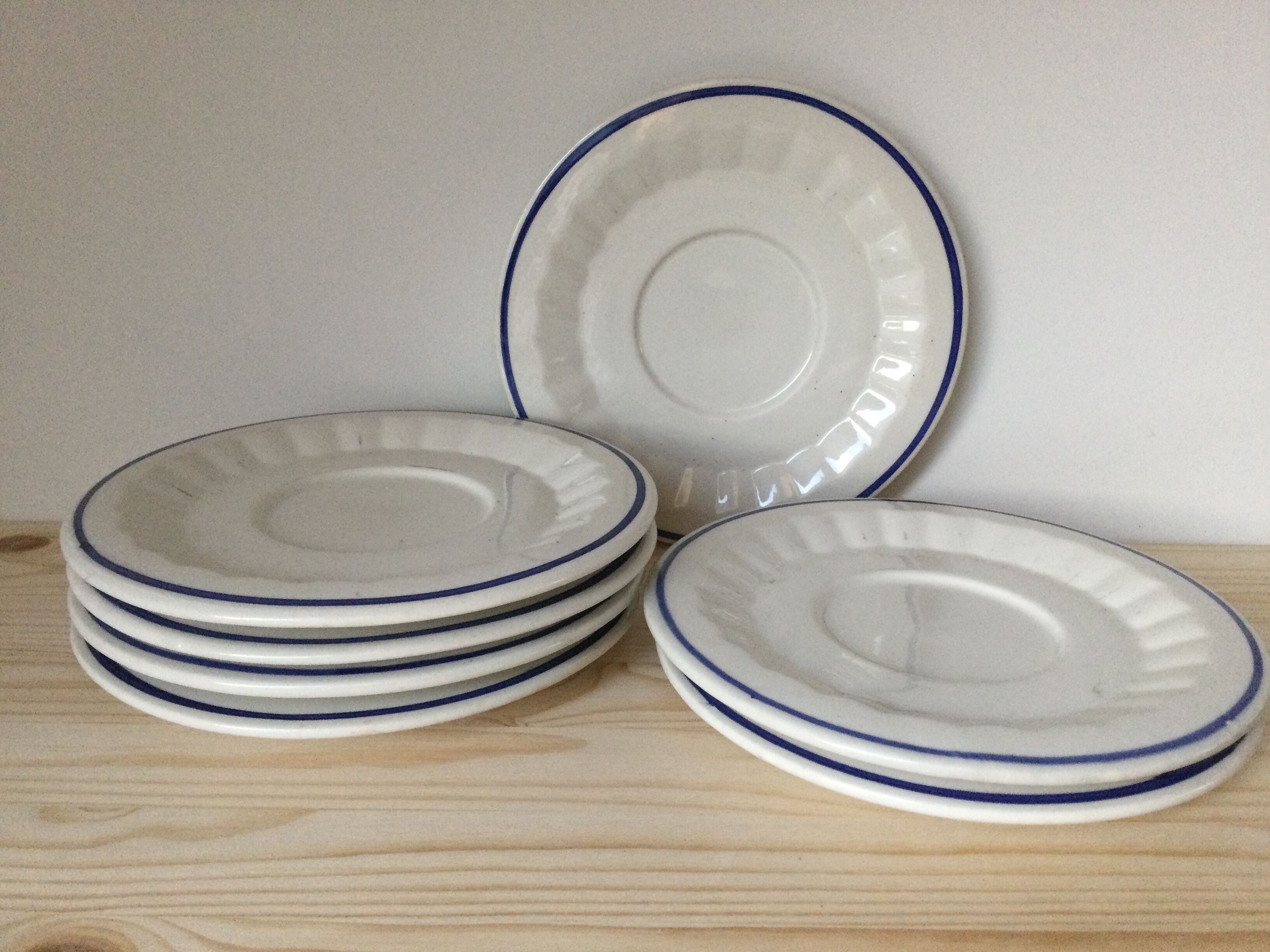 7 soucoupes assiettes à dessert filet bleu porcelaine Gien