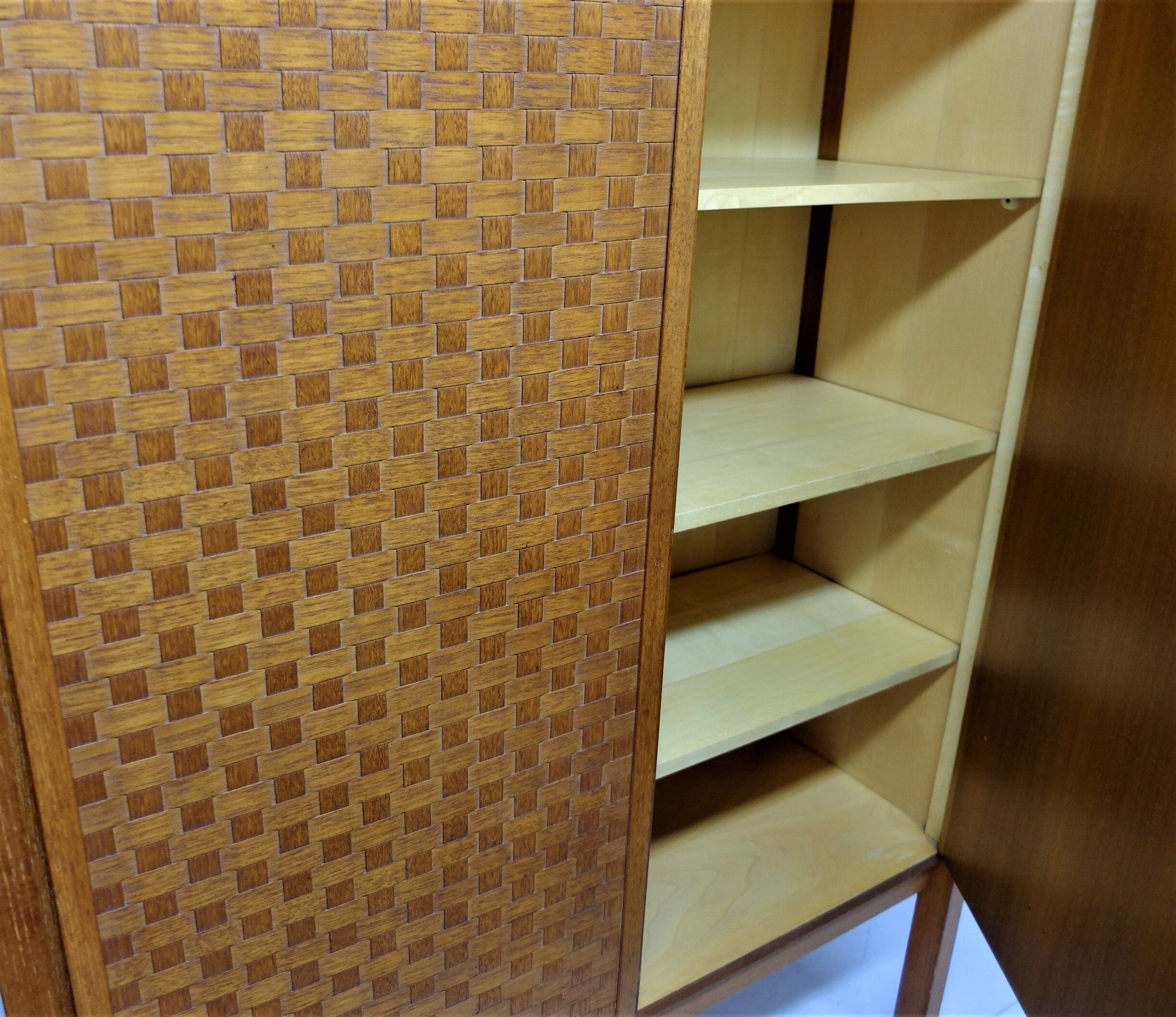 Silversmith in two-door teak 1960, léo bub