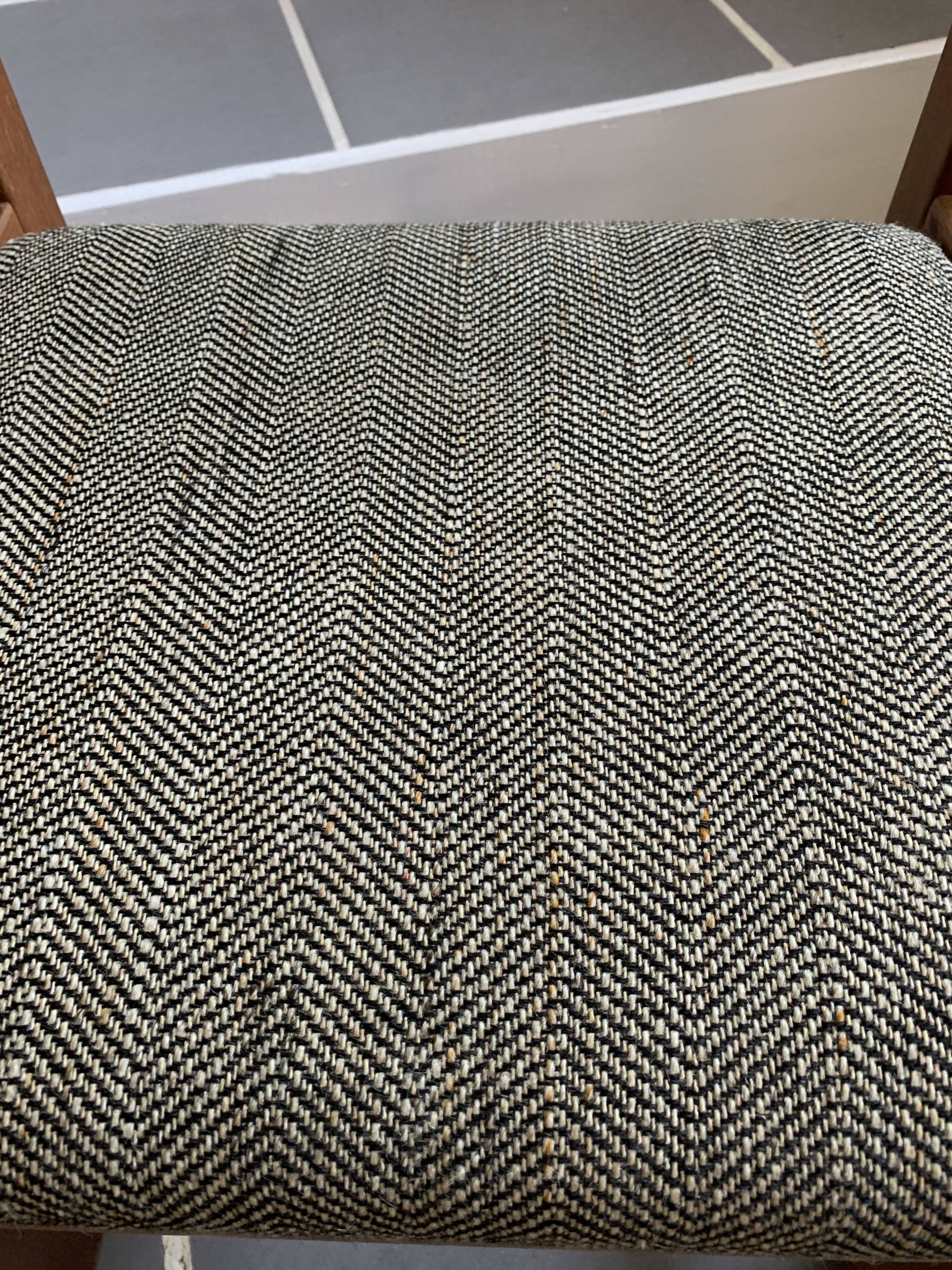 Set 6 chairs and 2 vintage Scandinavian teak and tweed chairs