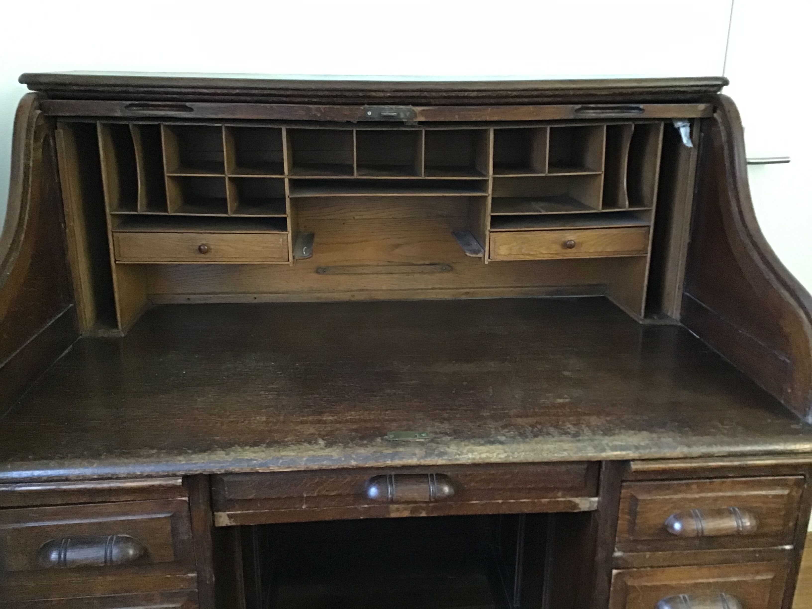American s-curtain desk