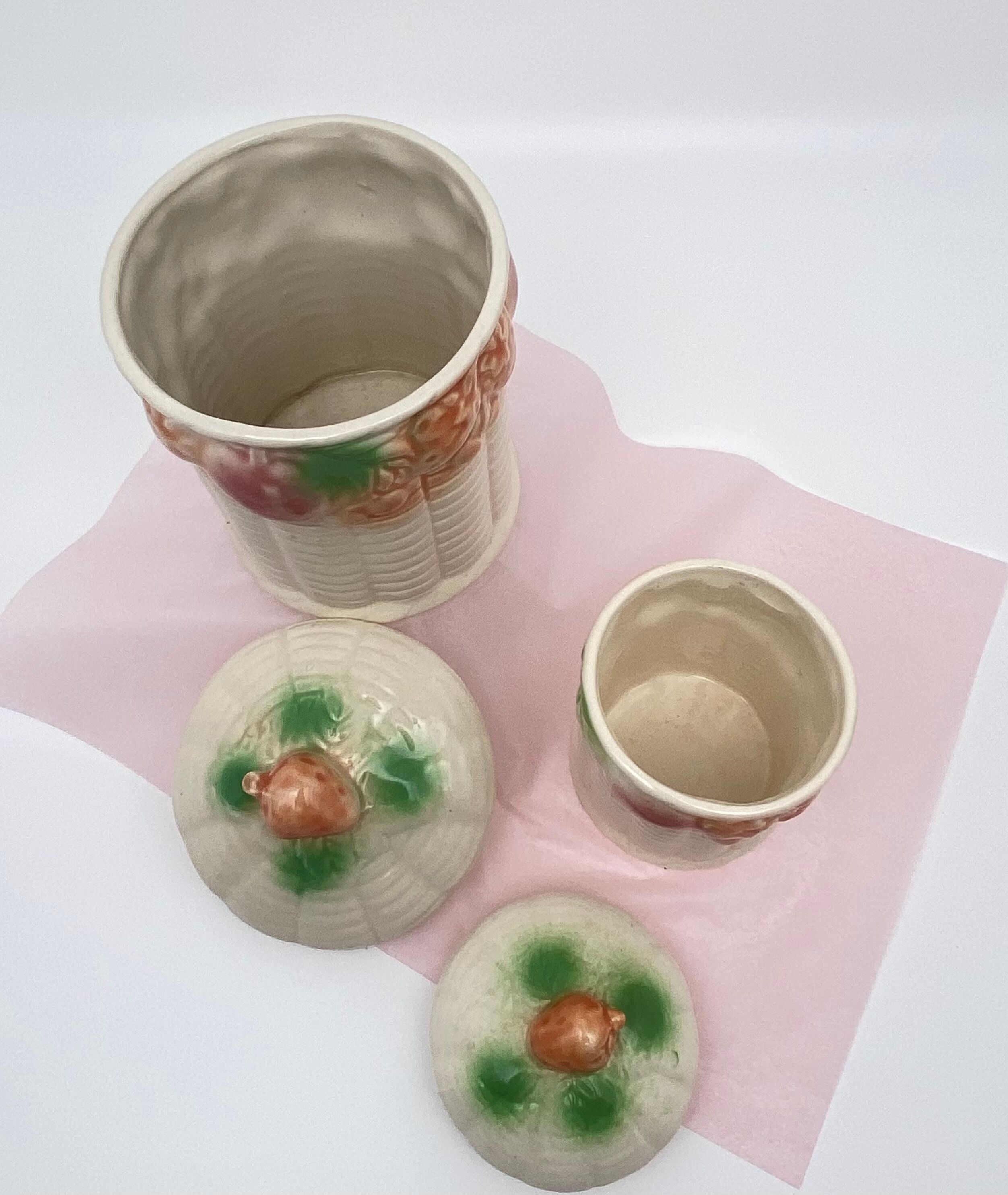 Duo of pots in barbotine
