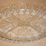 Oval compartmentalized plate in transparent glass
