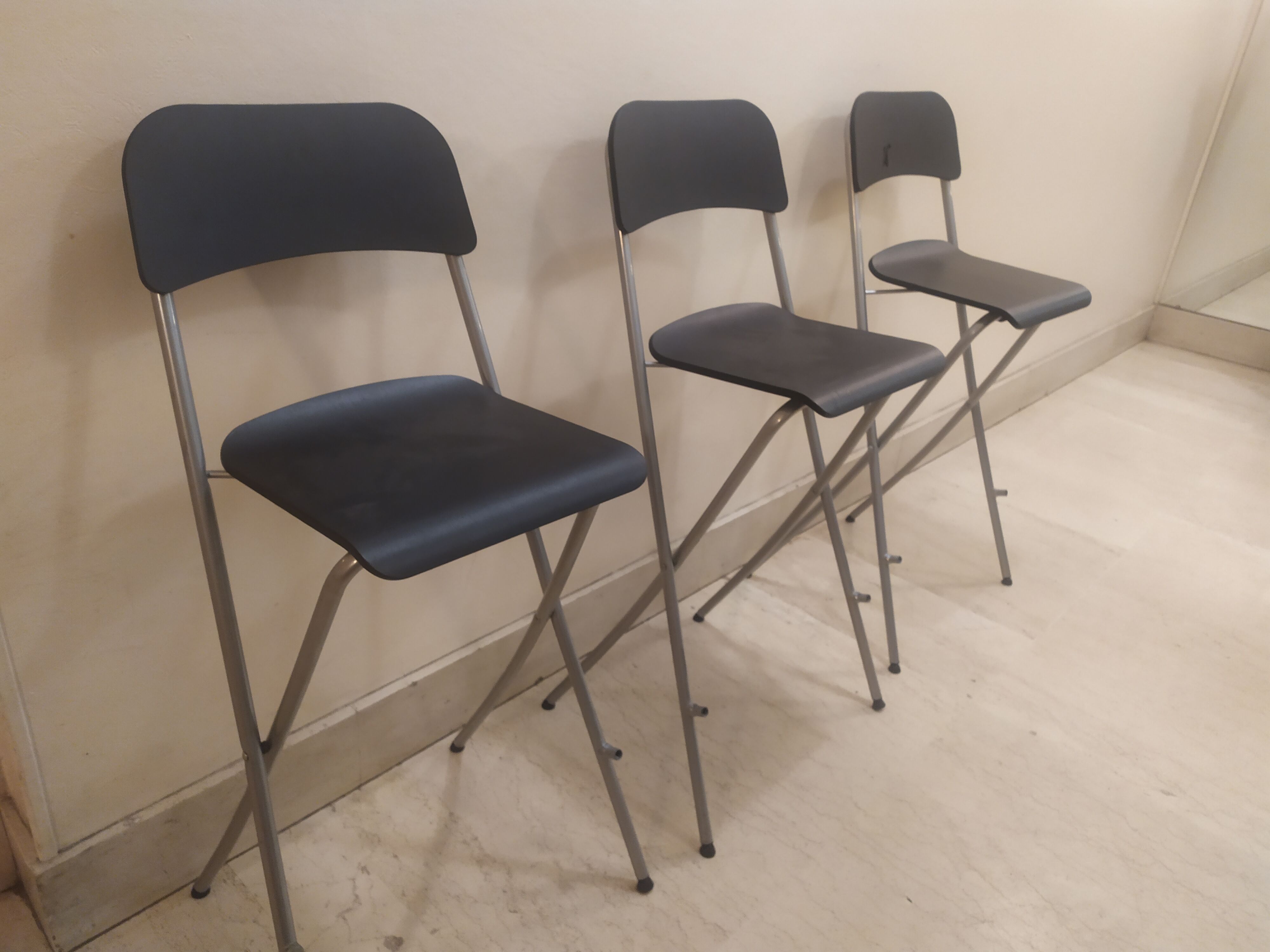 Lot de 3 chaises hautes bar bois et époxy ikea