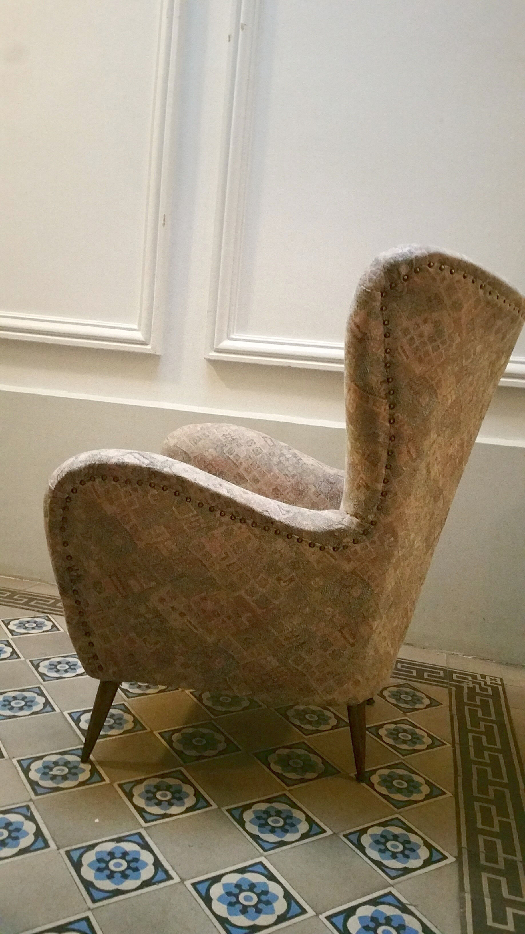 Paolo Buffa Wing chair design flesh organic Italian