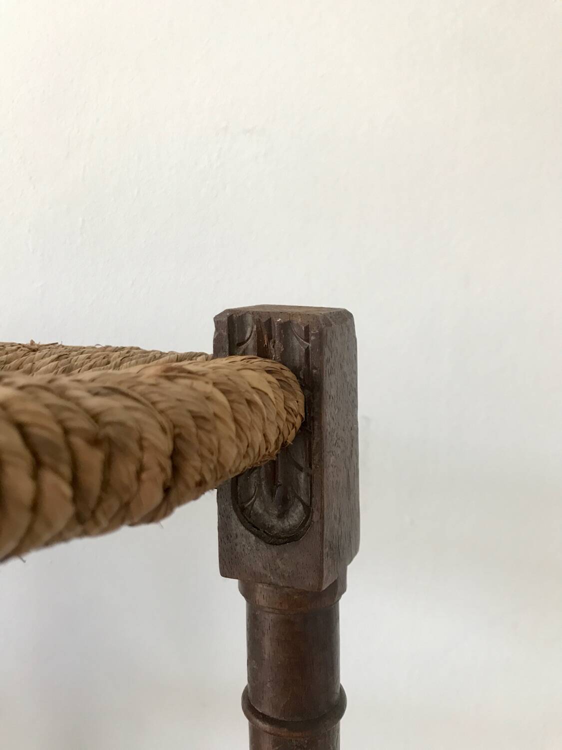 Old Provençal-style mulched tripod stool