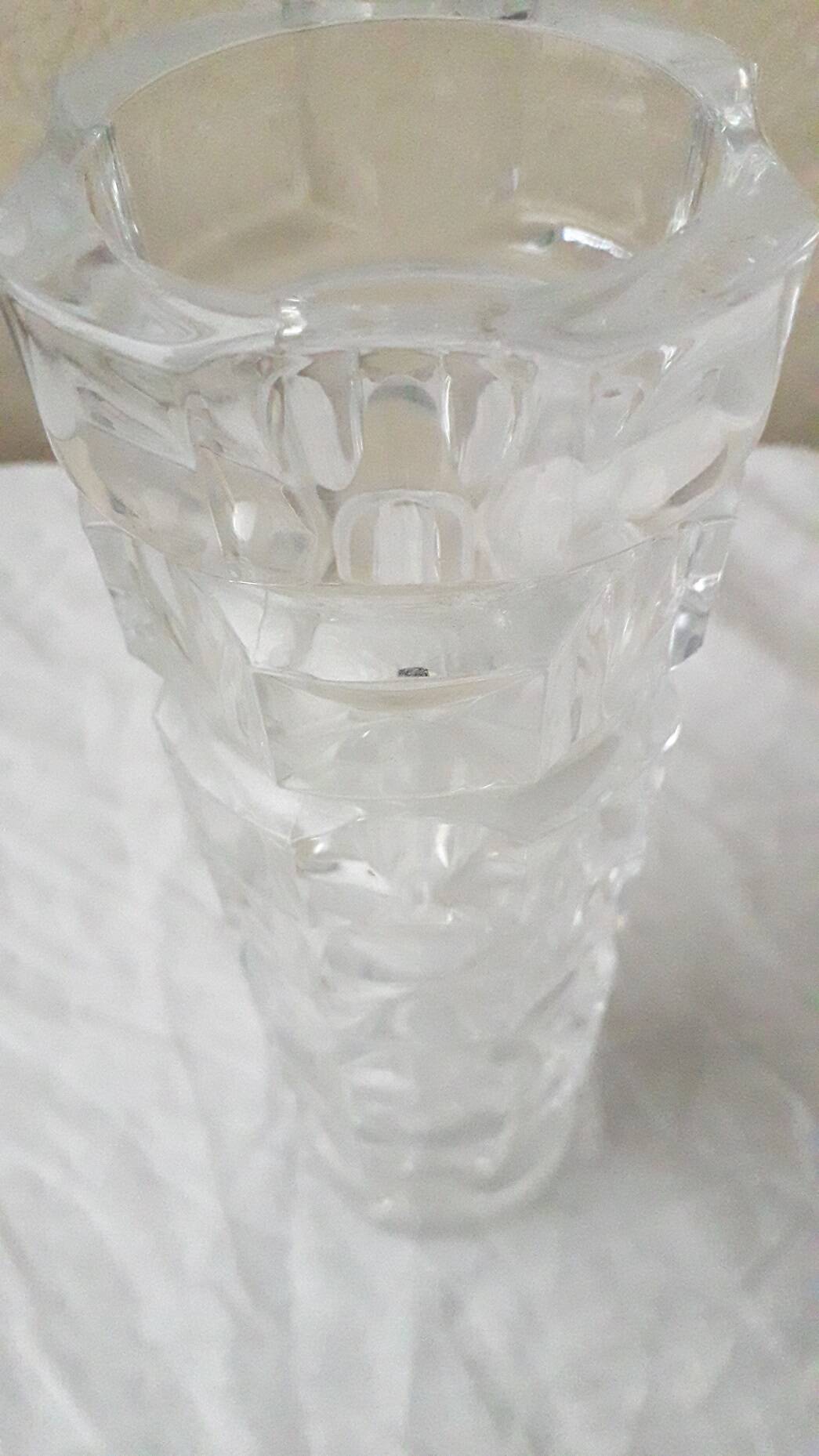 Glass vase