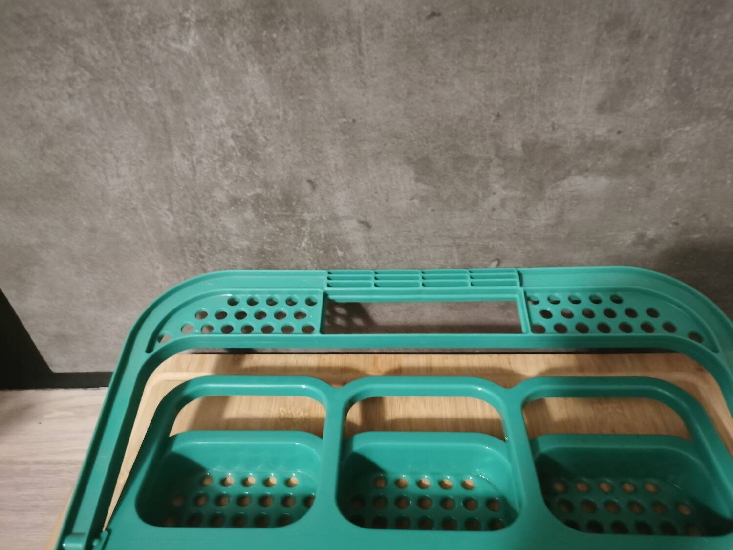 Vintage folding bottle holder