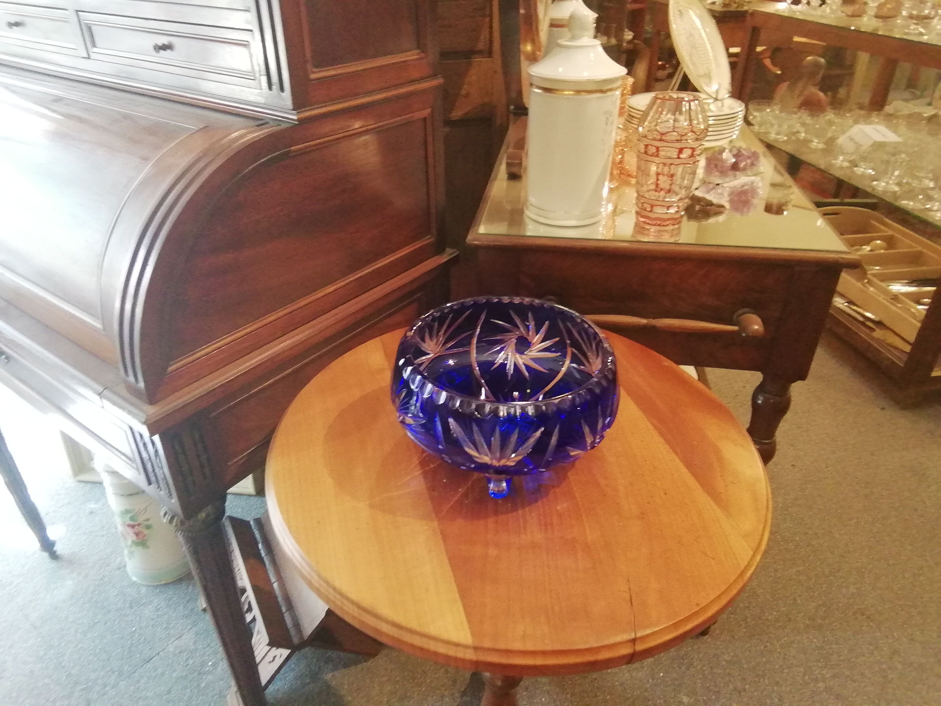 Bowl in blue crystal