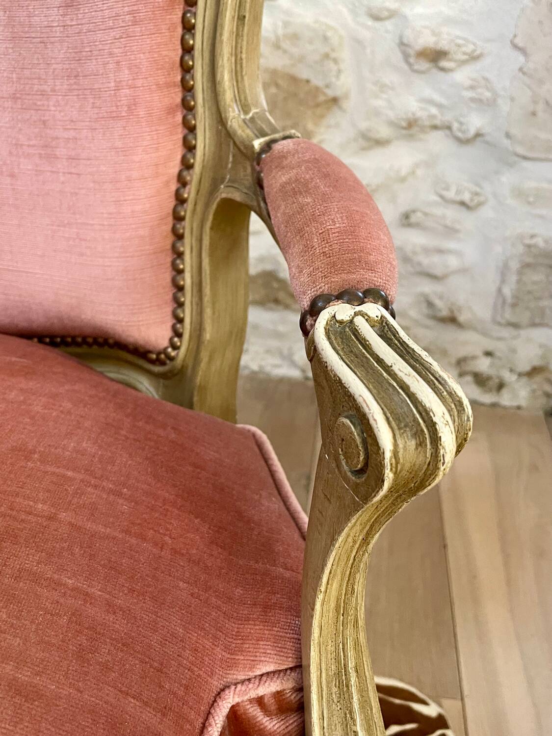 Paire de fauteuils cabriolet Louis XV