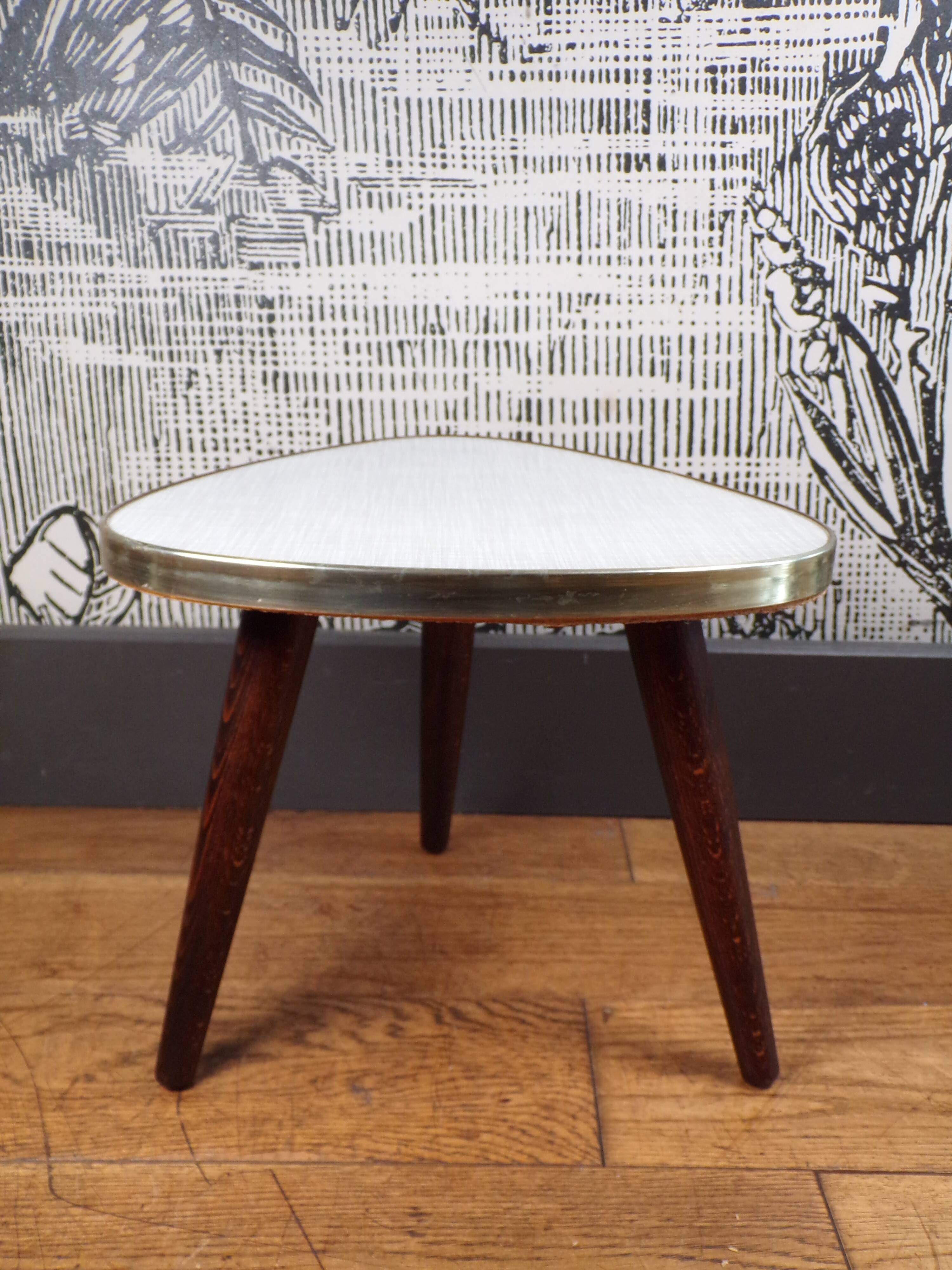 Tripod plant holder table in white formica