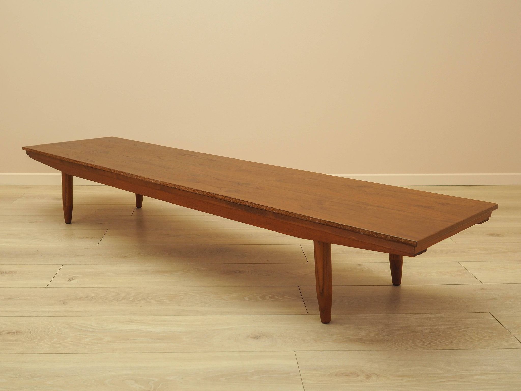 Table d'appoint design danois, années 1970, fabriqué au Danemark