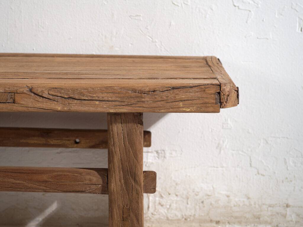 Table basse ancienne en bois de pin – Chine, circa 1930